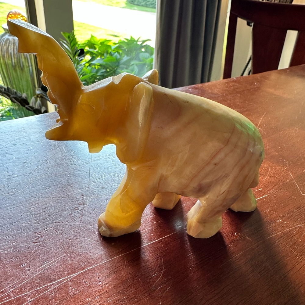 Vintage onyx carved elephant figurine